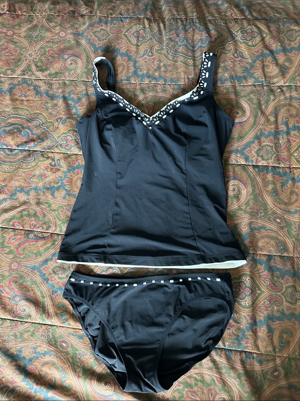 Two piece bathing suit by Profile by Gottex. 
Top 36D . Bottoms 8